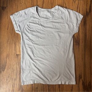 Athleta Momentum Seamless Tee in Medium